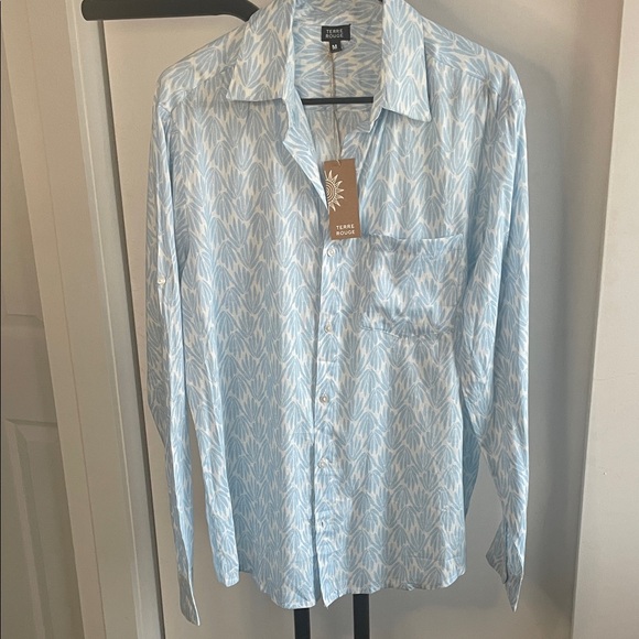 terre rouge Tops - NEW 100%cotton Light Blue pattern button up shirt Sz M